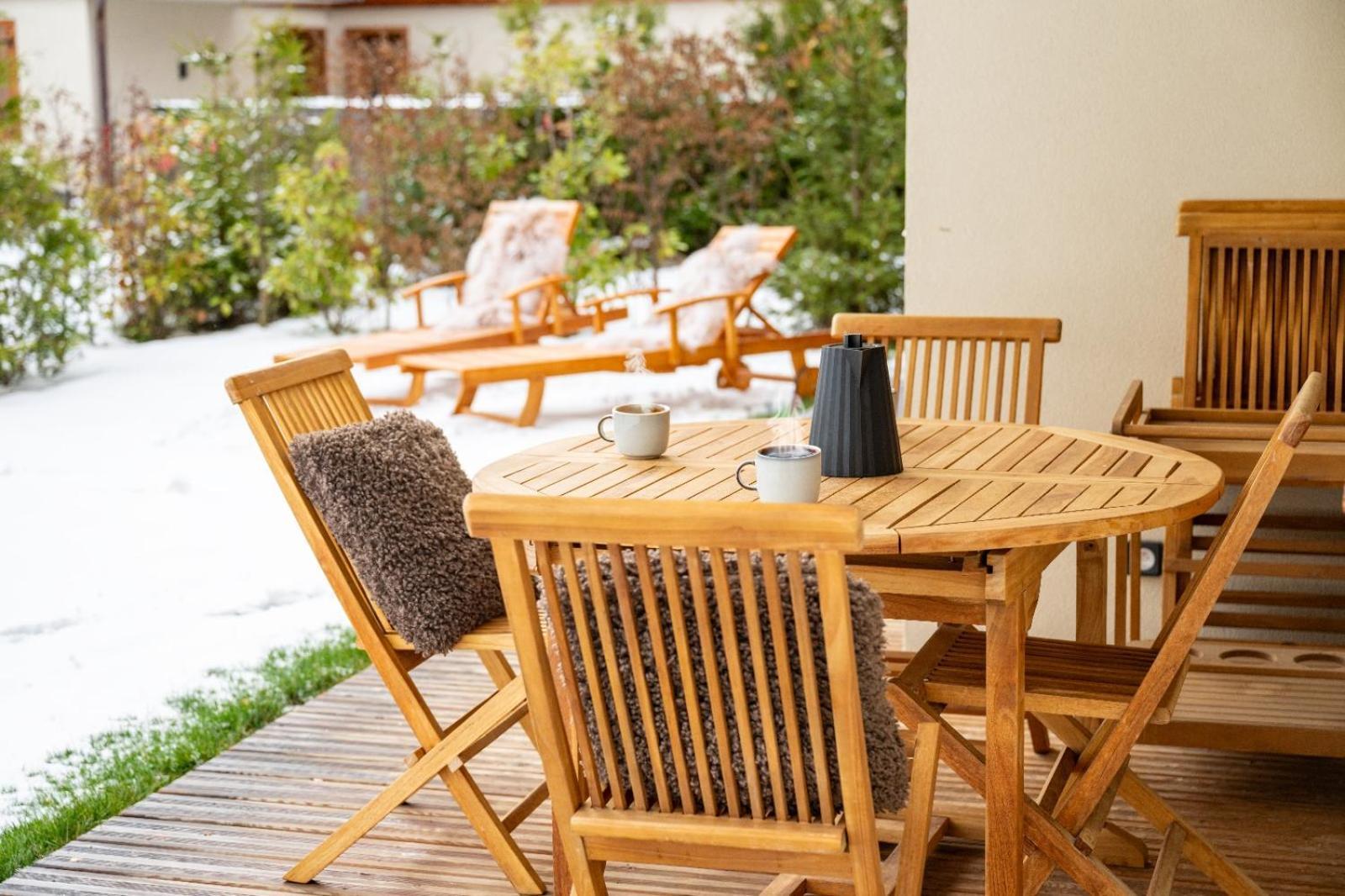 4-Room Apartment With Garden, Gym And Shared Spa موجوف المظهر الخارجي الصورة